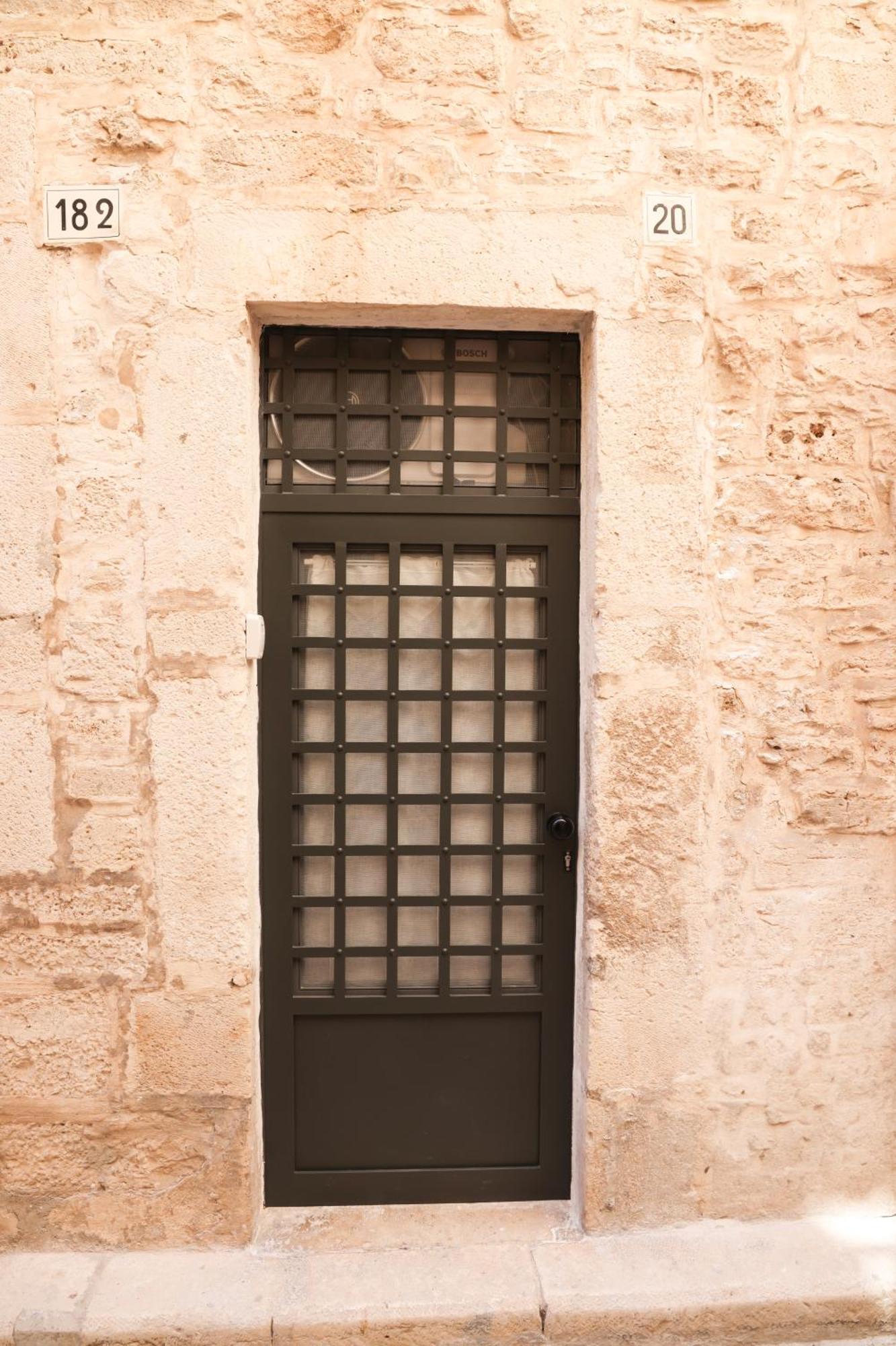 ג'ובינאצו Room 20 - Piccola Camera In Pietra Bianca מראה חיצוני תמונה