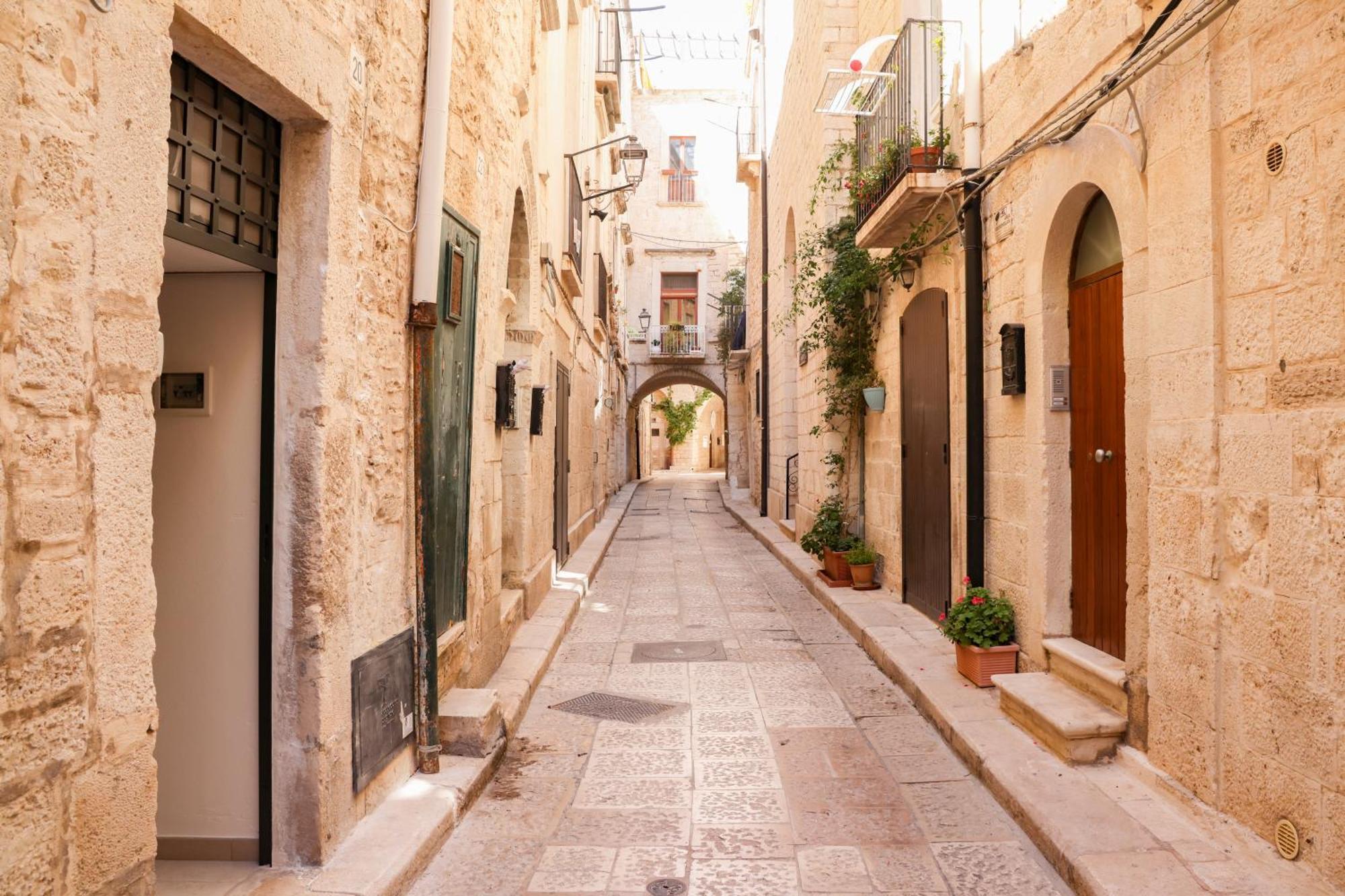 ג'ובינאצו Room 20 - Piccola Camera In Pietra Bianca מראה חיצוני תמונה