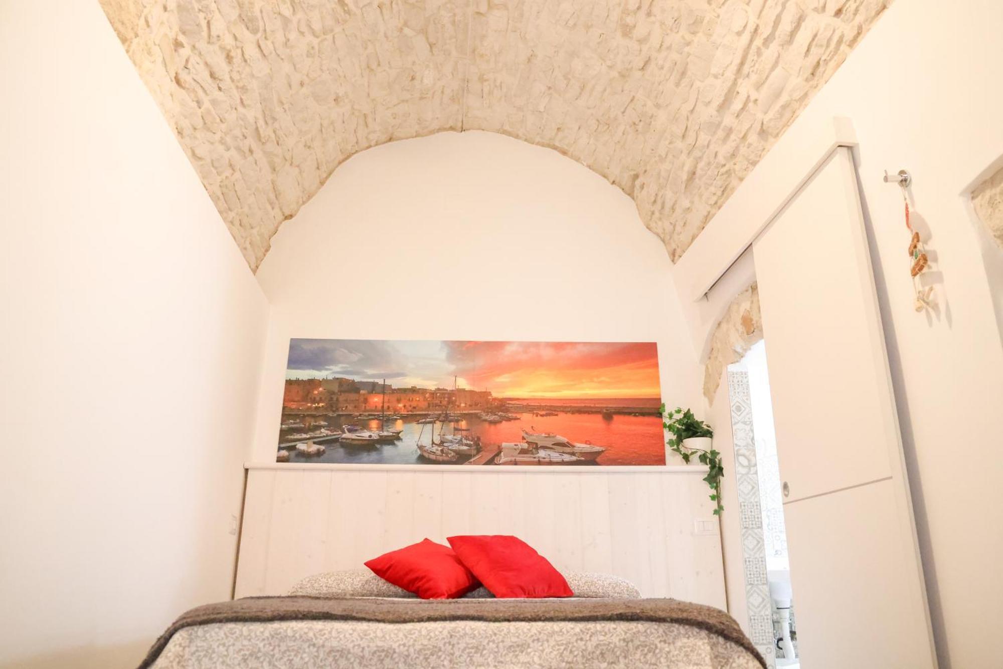 ג'ובינאצו Room 20 - Piccola Camera In Pietra Bianca מראה חיצוני תמונה