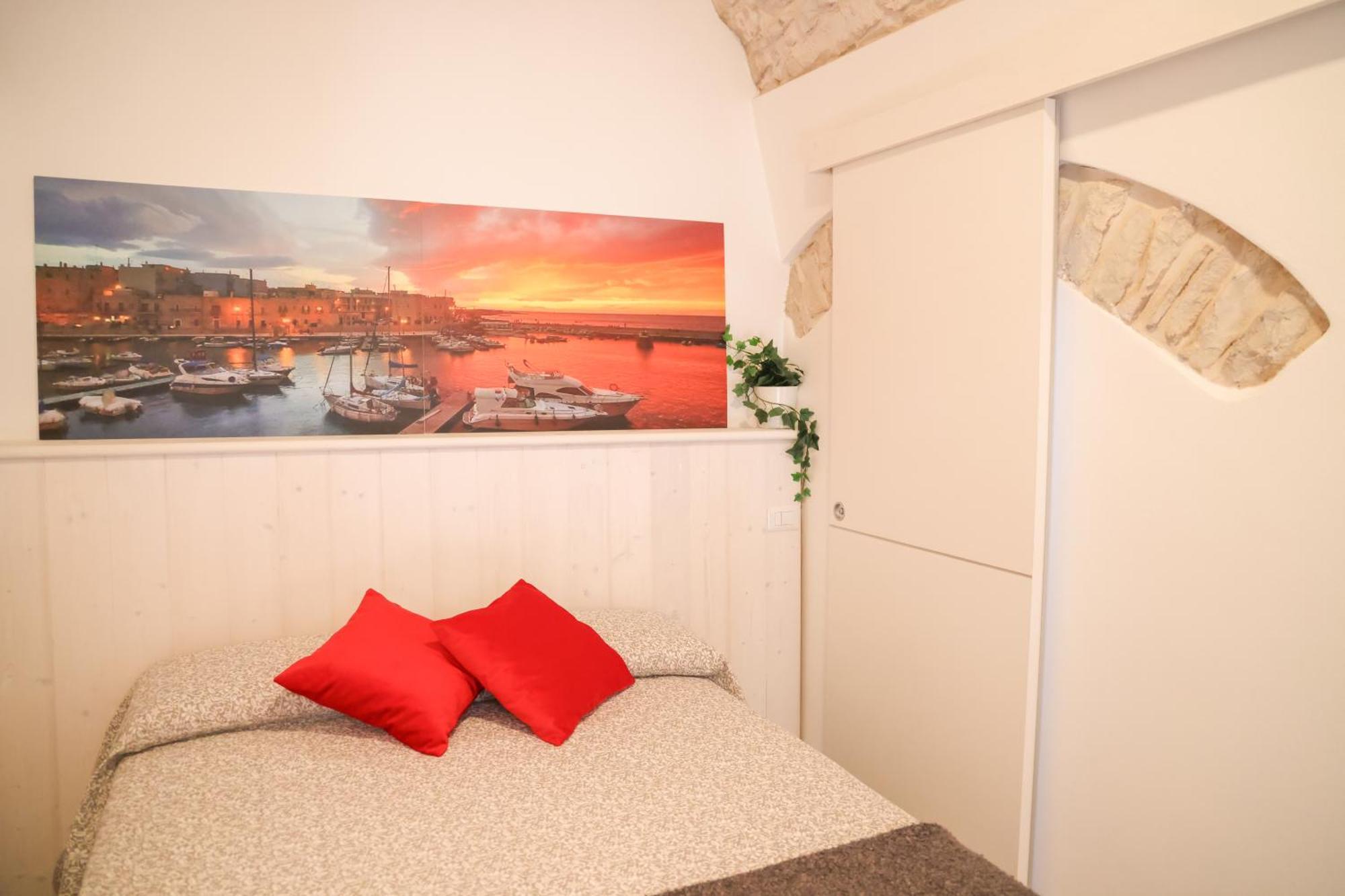 ג'ובינאצו Room 20 - Piccola Camera In Pietra Bianca מראה חיצוני תמונה